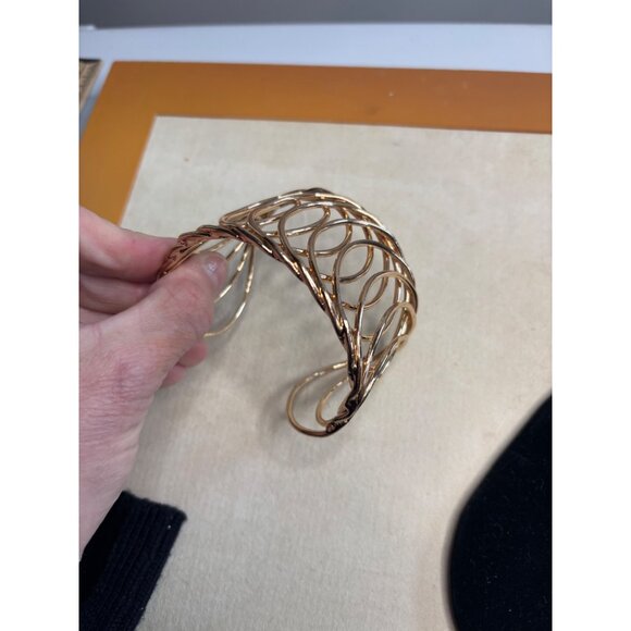 Vintage Gold-Toned Openwork Cuff Bracelet With Twisted Wire Design - Picture 4 of 12
